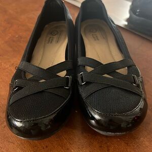 Women’s size 9.5 flat